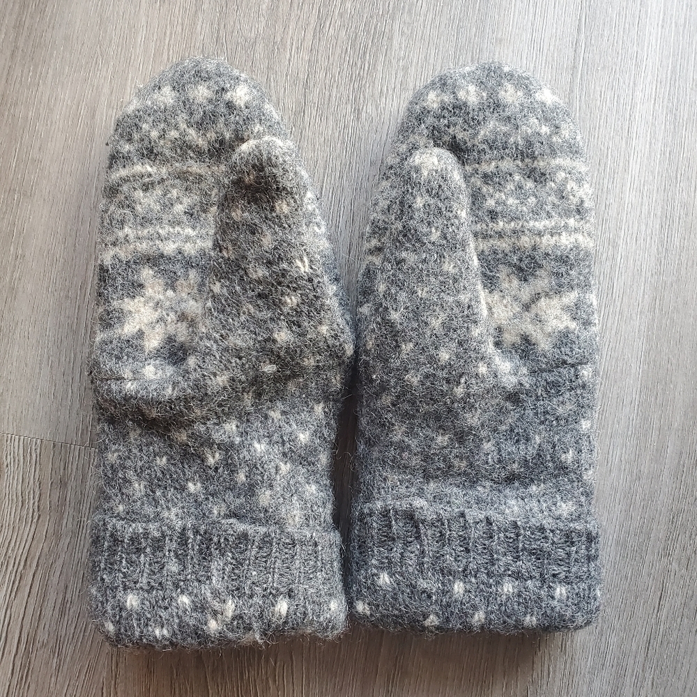 Handmade Mittens - Picture 2 of 5